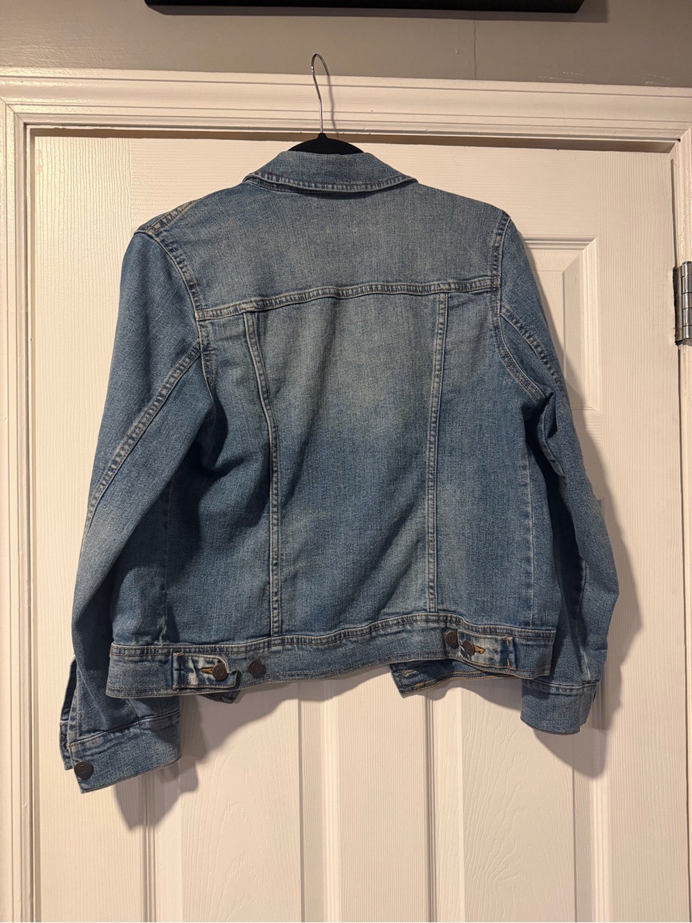 Old Navy Women's Denim Jean Jacket Size Medium - Picture 4 of 4